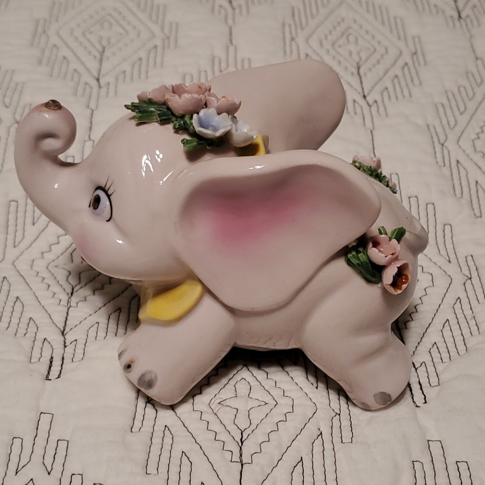 Elephant Figurine - Picture 2 of 5